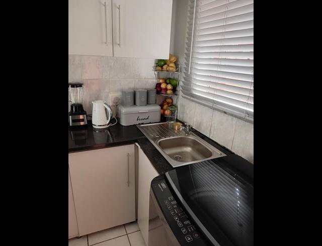 2 BEDROOM APARTMENT FOR SALE IN ESTHER PARK